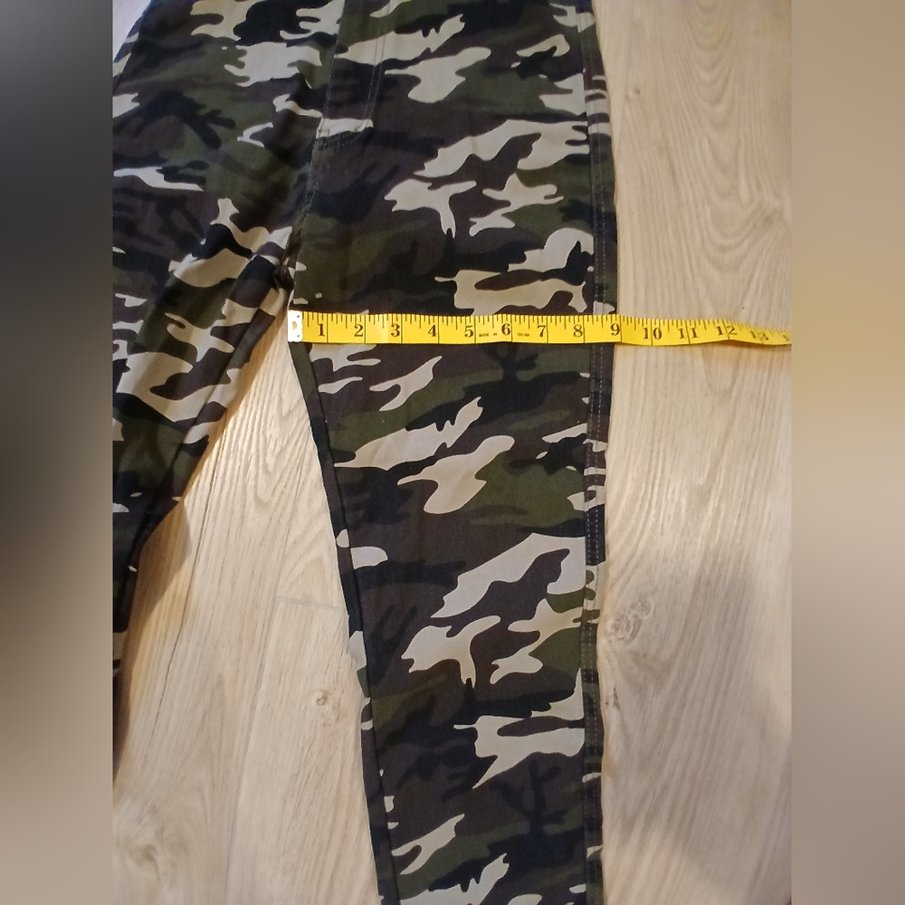 SWANK Women's Camouflage Skinny Jeans - Picture 6 of 7